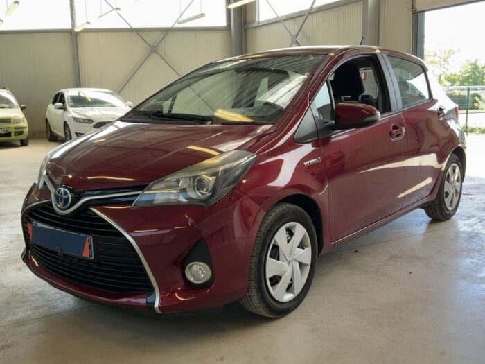 Toyota Yaris 1.5 Hybrid Dynamic - Image 1