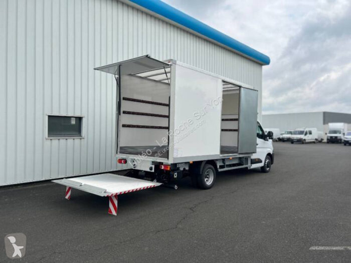 Nissan Interstar Caisse grand volume L4 2.0 DCI 170CH - Image 12
