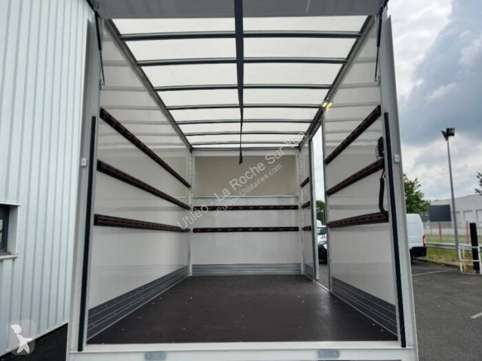 Nissan Interstar Caisse grand volume L4 2.0 DCI 170CH - Image 14
