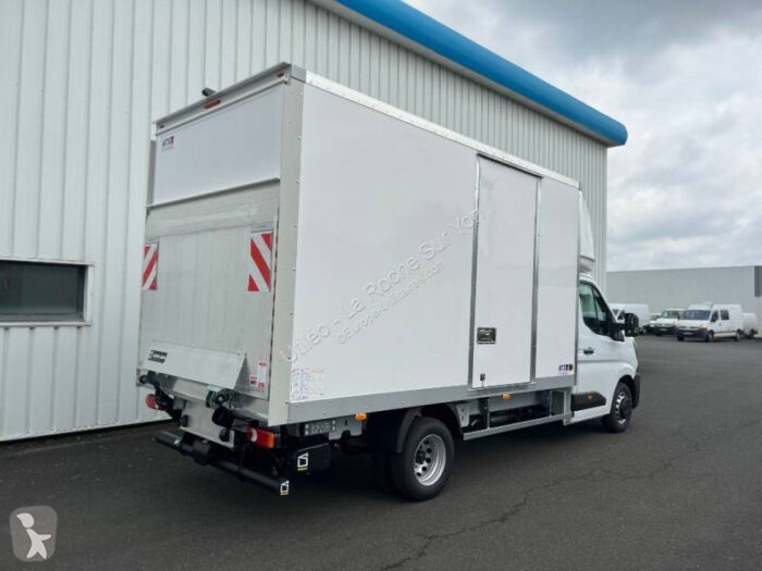 Nissan Interstar Caisse grand volume L4 2.0 DCI 170CH - Image 5