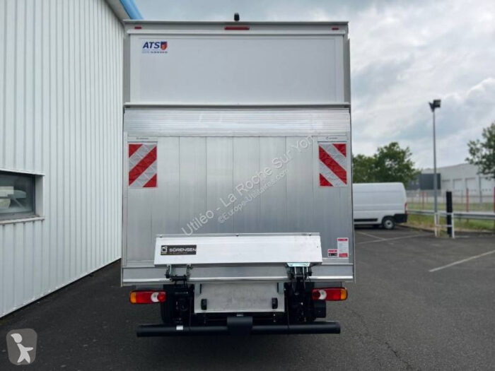 Nissan Interstar Caisse grand volume L4 2.0 DCI 170CH - Image 6