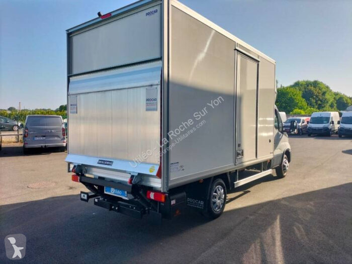 Iveco Daily Caisse grand volume 35C16H EMP 4100 - Image 3