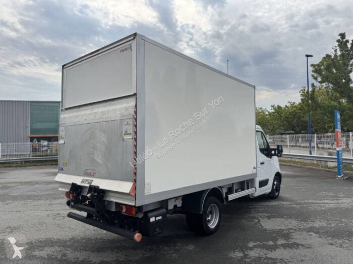 Nissan Interstar Caisse grand volume 165 ch - Image 3