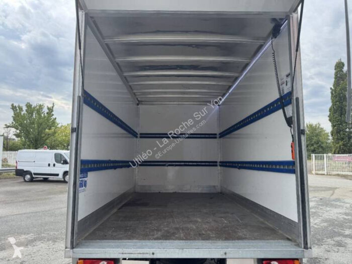 Nissan Interstar Caisse grand volume 165 ch - Image 9