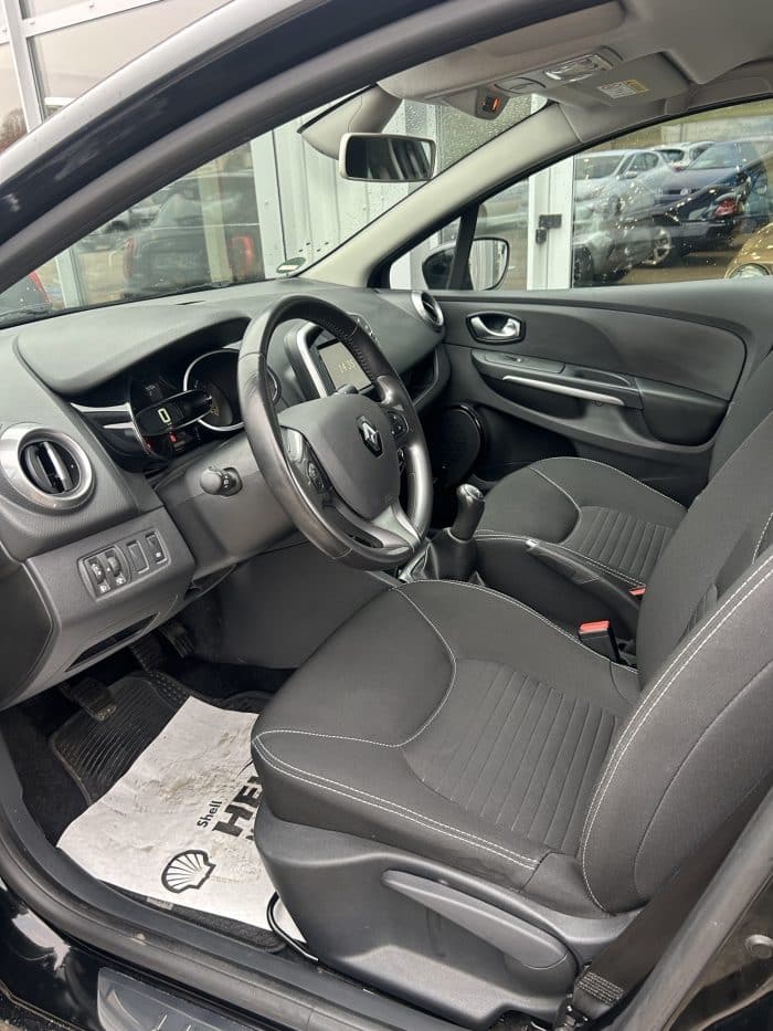 Renault CLIO ESTATE 0.9l TCE 90CH LIMITED - Image 12