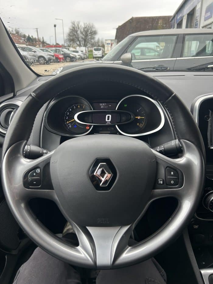 Renault CLIO ESTATE 0.9l TCE 90CH LIMITED - Image 14