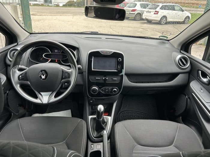 Renault CLIO ESTATE 0.9l TCE 90CH LIMITED - Image 17