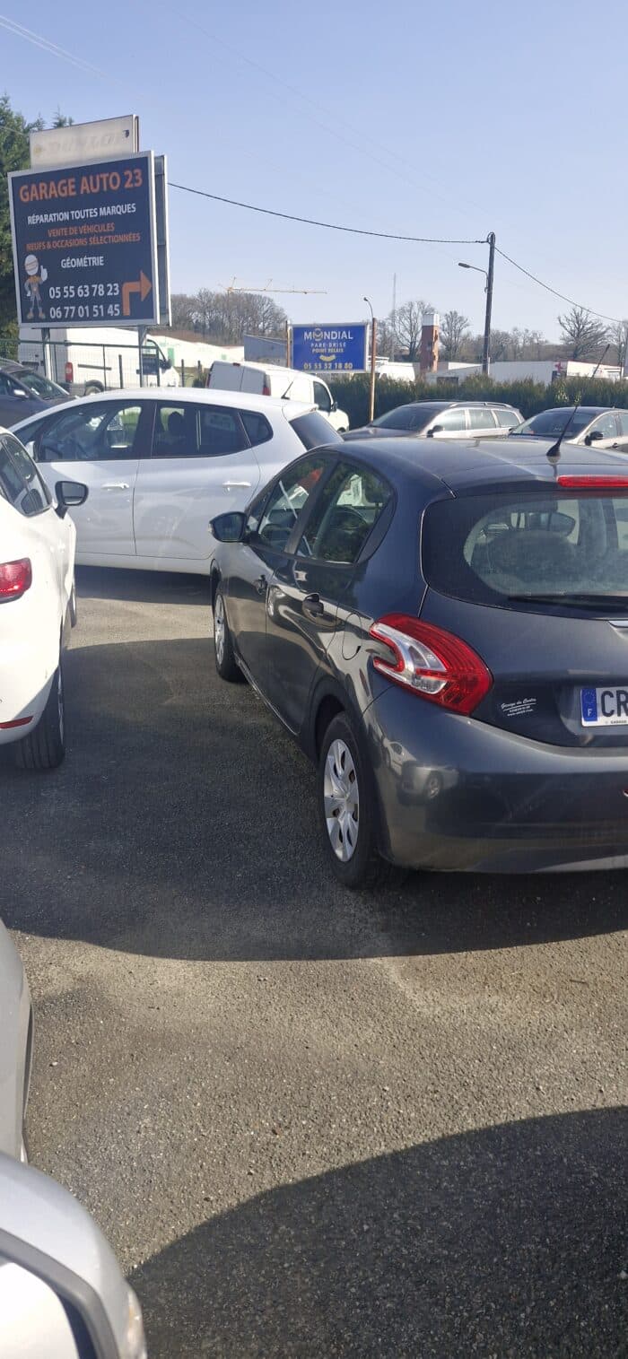 Peugeot 208 - Image 3