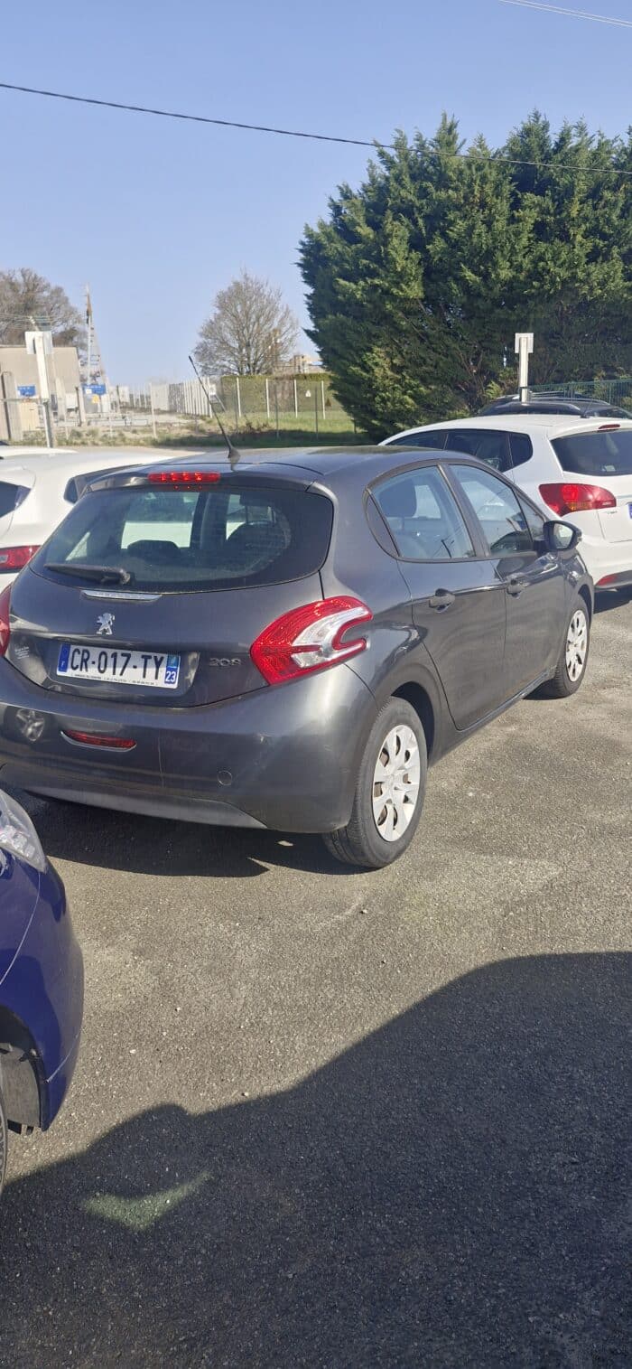 Peugeot 208 - Image 4