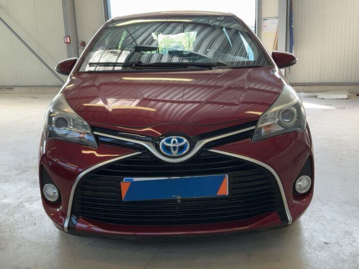 Toyota Yaris 1.5 Hybrid Dynamic - Image 2