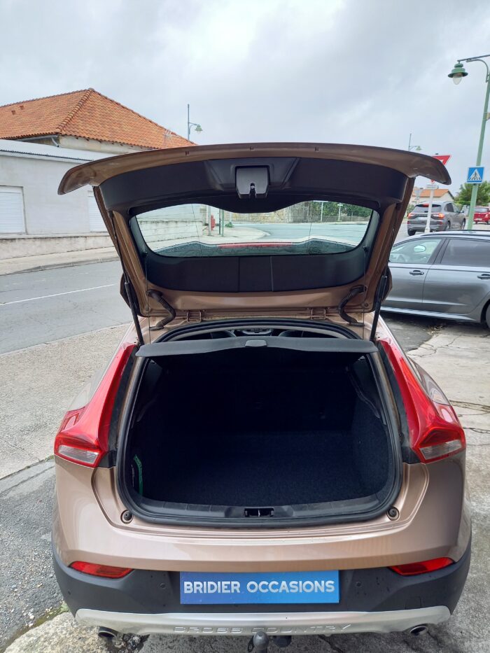 Volvo Volvo v40 cross country 2.0d 150 l5 20v turbo - Image 5