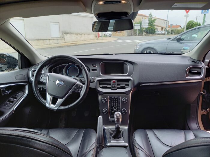 Volvo Volvo v40 cross country 2.0d 150 l5 20v turbo - Image 7