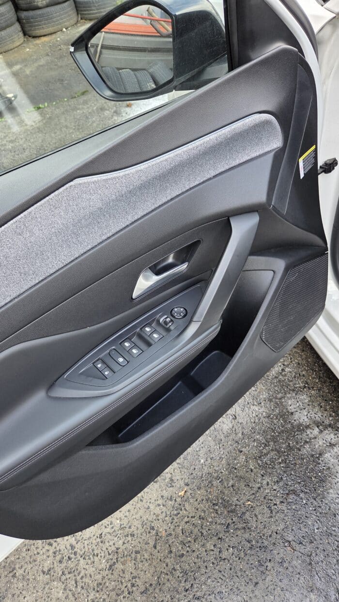 Peugeot 308 - Image 3