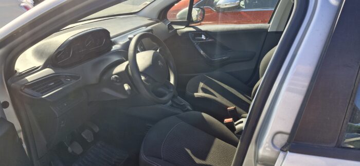 Peugeot 208 1.6 hdi 75cv - Image 3
