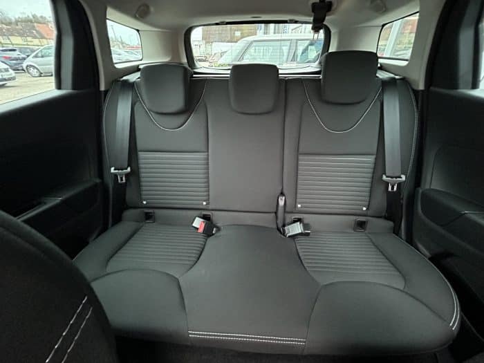 Renault CLIO ESTATE 0.9l TCE 90CH LIMITED - Image 23