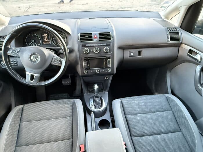Volkswagen TOURAN - Image 3