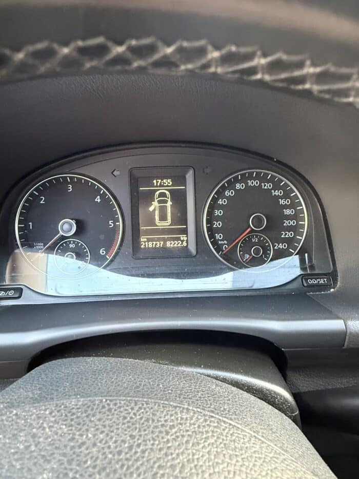 Volkswagen TOURAN - Image 5