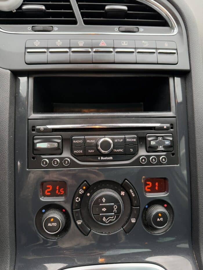 Peugeot 5008 - Image 6