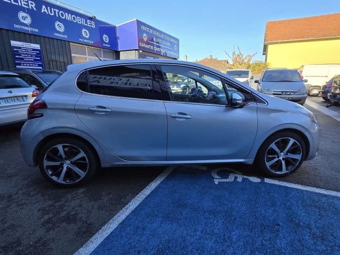 Peugeot 208 - Image 6