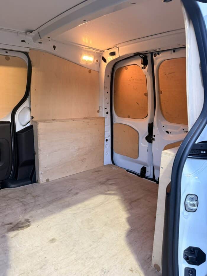 Citroen BERLINGO - Image 8