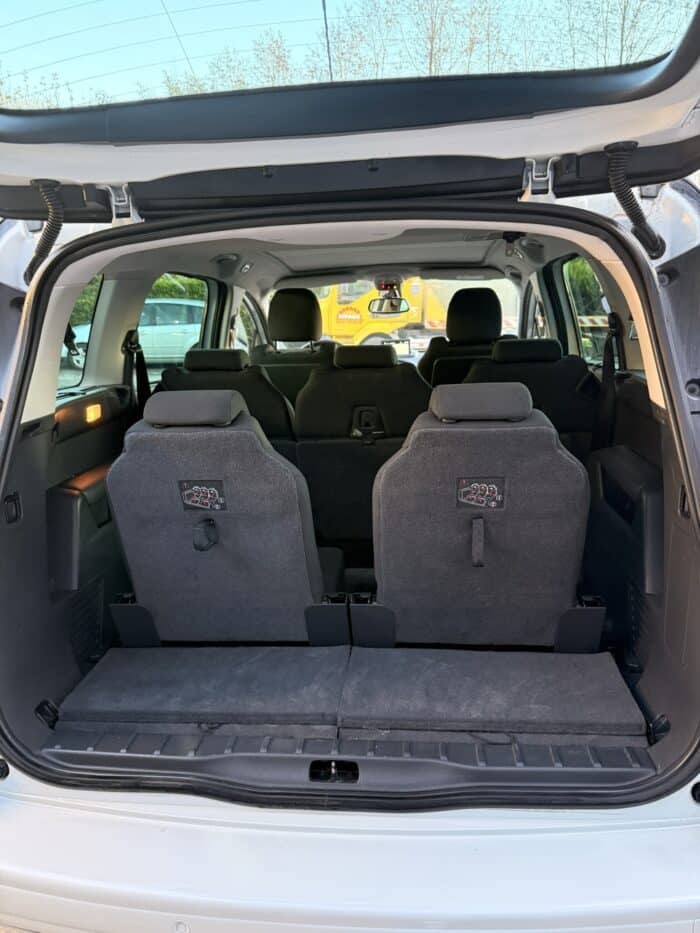 Peugeot 5008 - Image 8