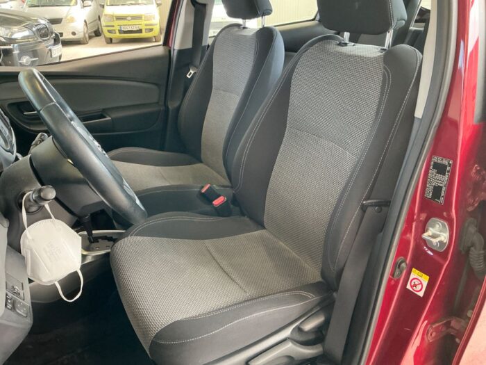 Toyota Yaris 1.5 Hybrid Dynamic - Image 8