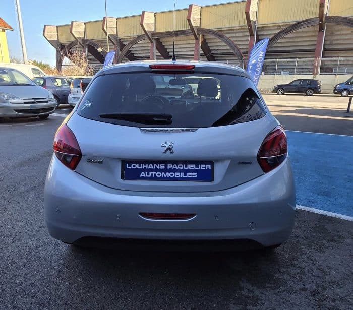 Peugeot 208 - Image 8