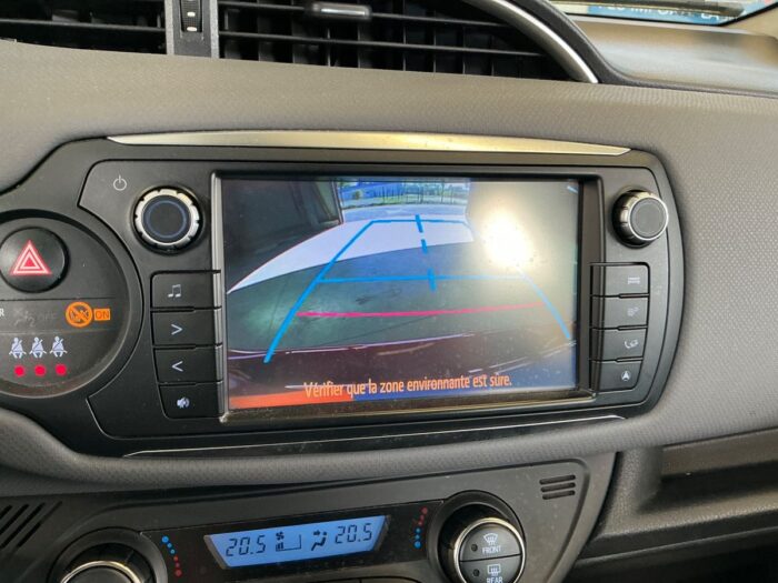 Toyota Yaris 1.5 Hybrid Dynamic - Image 13