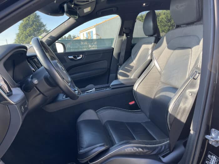 Volvo VOLVO XC60 B4 AWD 197 ch Geartronic 8 R-Design - Image 9