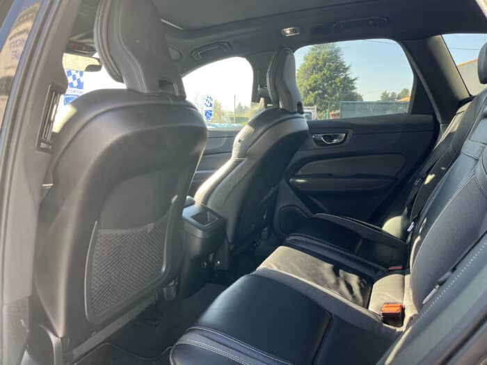 Volvo VOLVO XC60 B4 AWD 197 ch Geartronic 8 R-Design - Image 10