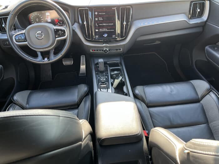 Volvo VOLVO XC60 B4 AWD 197 ch Geartronic 8 R-Design - Image 12