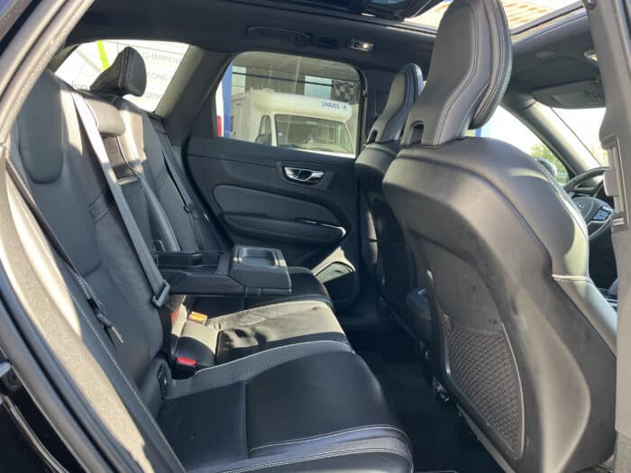 Volvo VOLVO XC60 B4 AWD 197 ch Geartronic 8 R-Design - Image 15