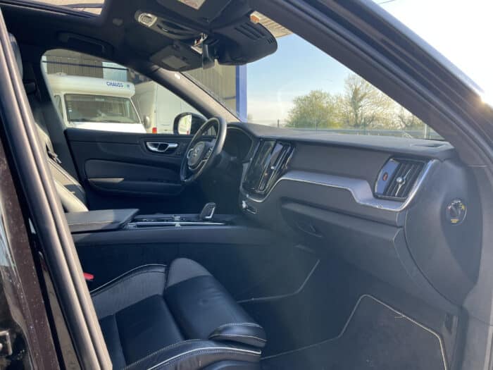 Volvo VOLVO XC60 B4 AWD 197 ch Geartronic 8 R-Design - Image 16