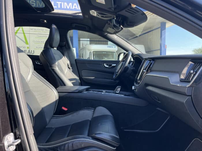 Volvo VOLVO XC60 B4 AWD 197 ch Geartronic 8 R-Design - Image 17