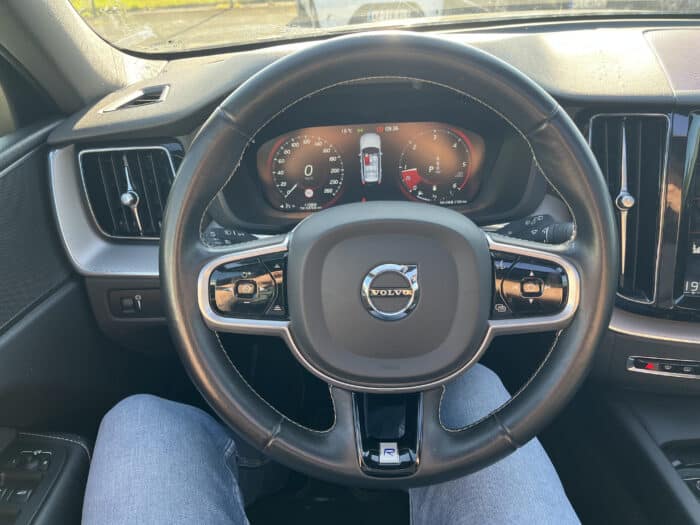 Volvo VOLVO XC60 B4 AWD 197 ch Geartronic 8 R-Design - Image 22