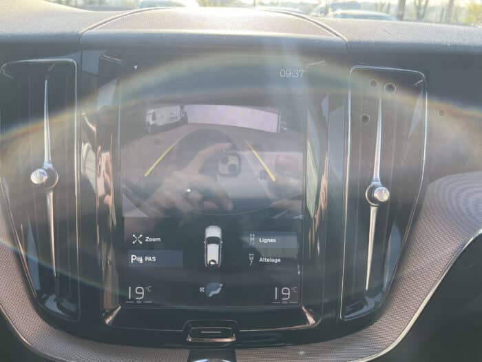 Volvo VOLVO XC60 B4 AWD 197 ch Geartronic 8 R-Design - Image 25