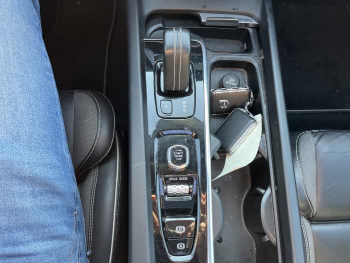 Volvo VOLVO XC60 B4 AWD 197 ch Geartronic 8 R-Design - Image 26