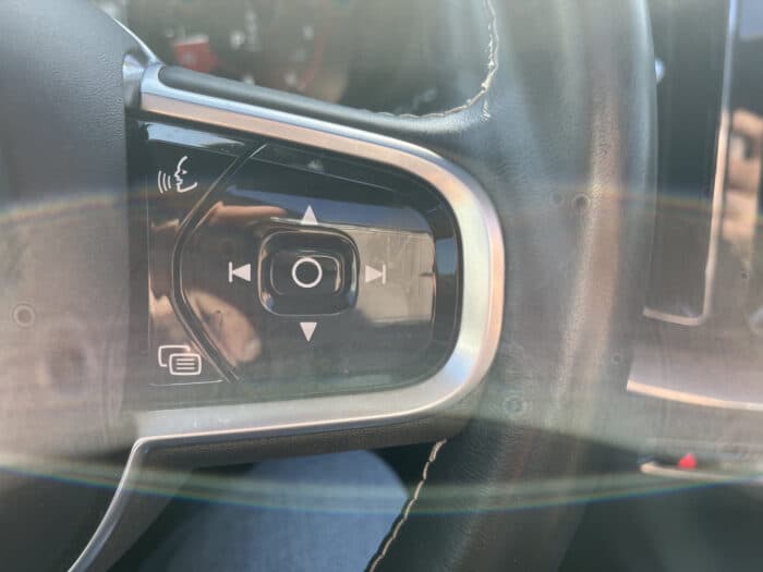 Volvo VOLVO XC60 B4 AWD 197 ch Geartronic 8 R-Design - Image 29