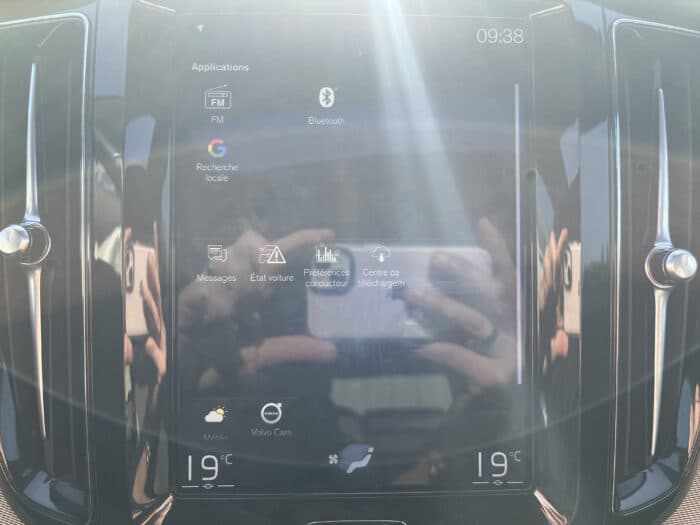 Volvo VOLVO XC60 B4 AWD 197 ch Geartronic 8 R-Design - Image 34