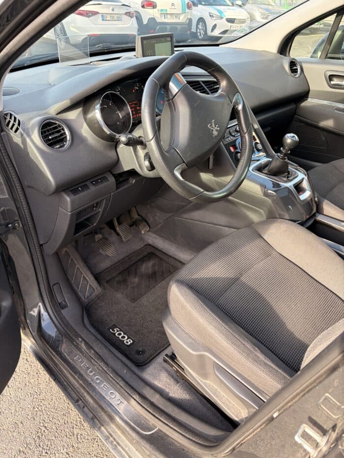 Peugeot 5008 - Image 6