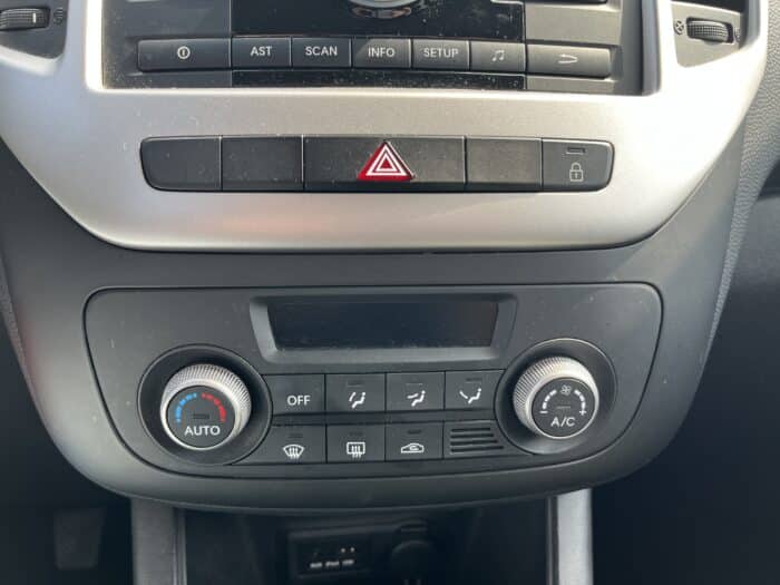 Kia Venga Active 1.4 90 ch ISG - Image 21