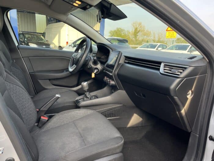 Renault Clio 5 Business Blue dCi 100 - 21N - Image 17