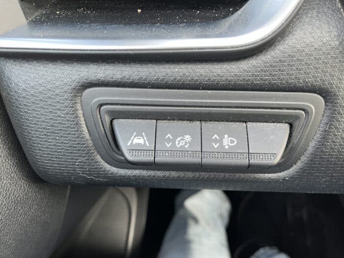 Renault Clio 5 Business Blue dCi 100 - 21N - Image 32