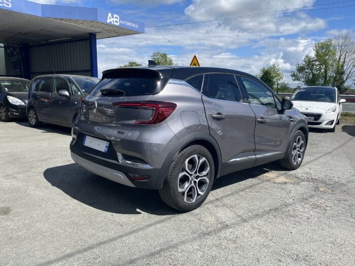 Renault Captur Techno E-Tech full hybrid 145 - Image 7