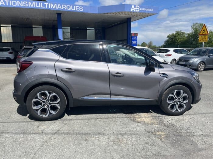 Renault Captur Techno E-Tech full hybrid 145 - Image 8