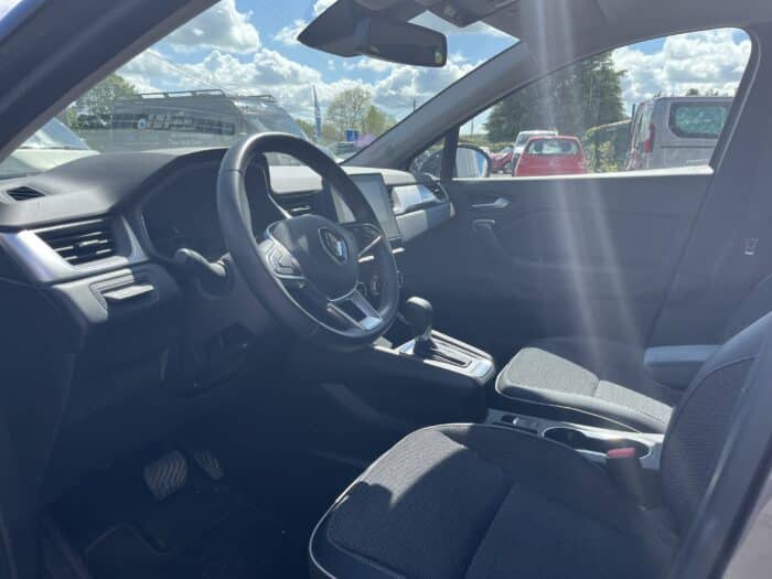 Renault Captur Techno E-Tech full hybrid 145 - Image 9