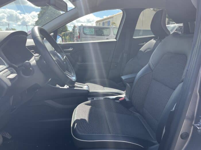 Renault Captur Techno E-Tech full hybrid 145 - Image 10