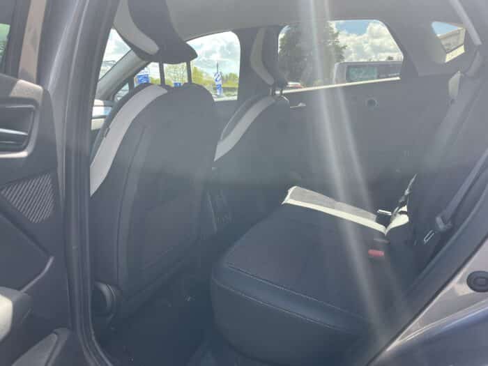 Renault Captur Techno E-Tech full hybrid 145 - Image 11