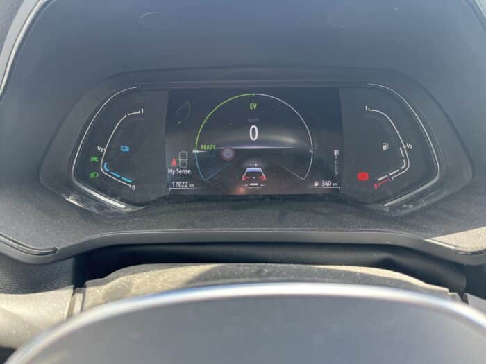 Renault Captur Techno E-Tech full hybrid 145 - Image 20