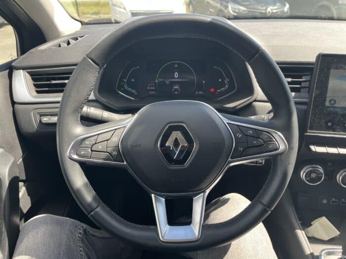 Renault Captur Techno E-Tech full hybrid 145 - Image 21